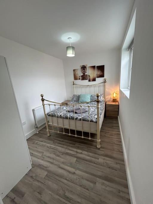 Bali Bliss Garden Flat With Parking Apartment Enfield Bagian luar foto